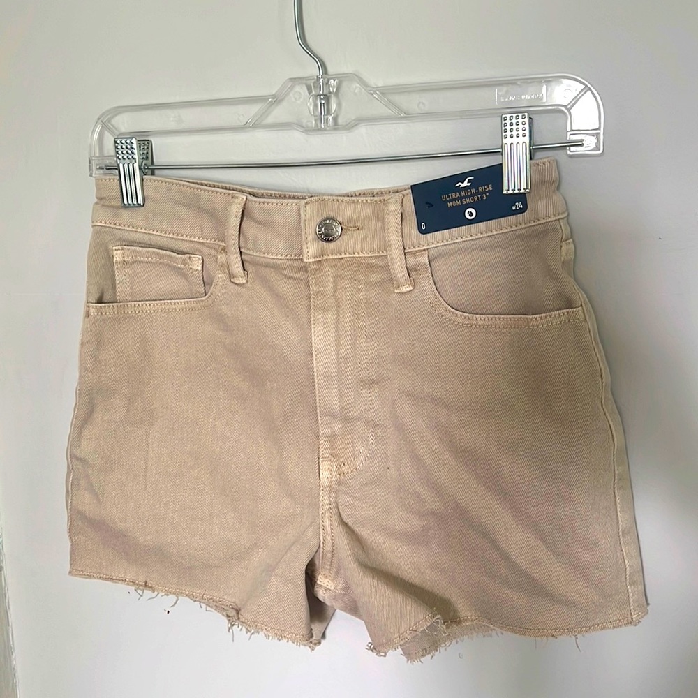 New Hollister ultra-high rise tan shorts, size 0